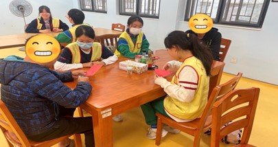 參與社會機構活動